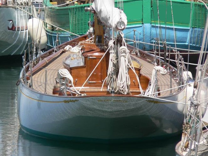 Ebénisterie d'exception pour yachts classiques