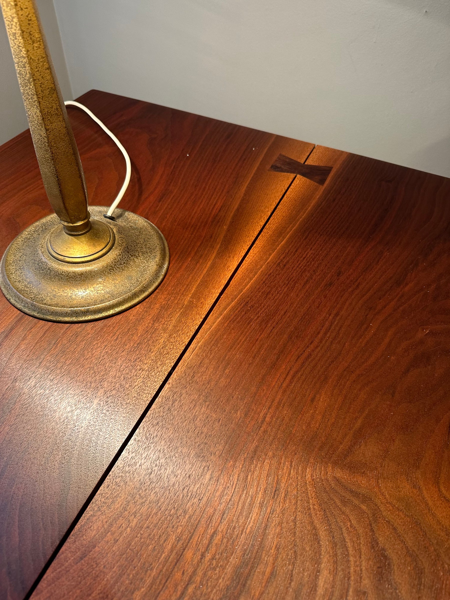 Meuble en noyer massif de George Nakashima
