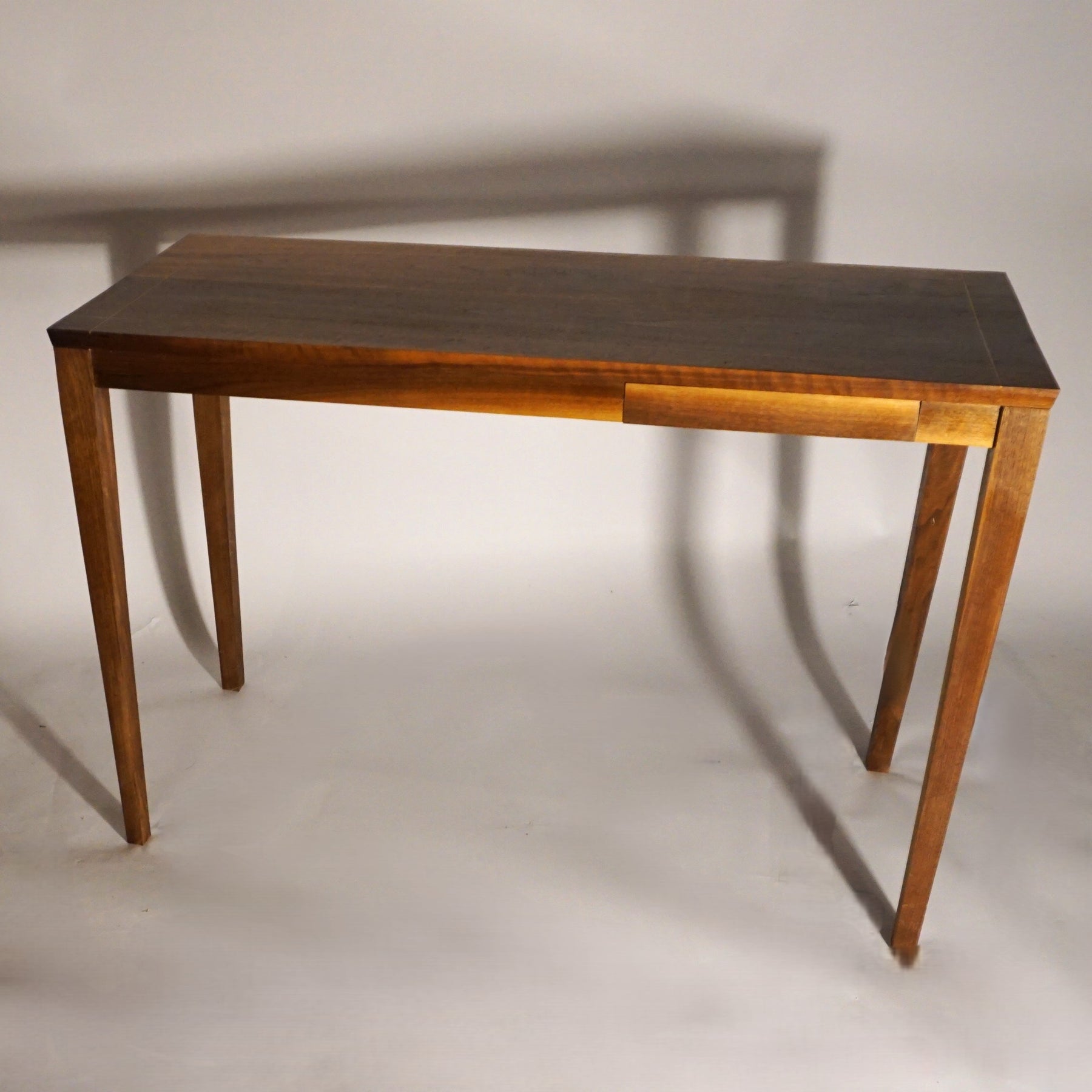 Petit bureau en noyer noir massif — vue 5
